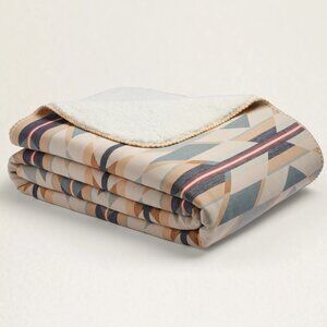 Pendleton Prairie Trail Sherpa Blanket
